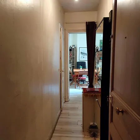 And Basic Flat Located In Montparnasse * Paris