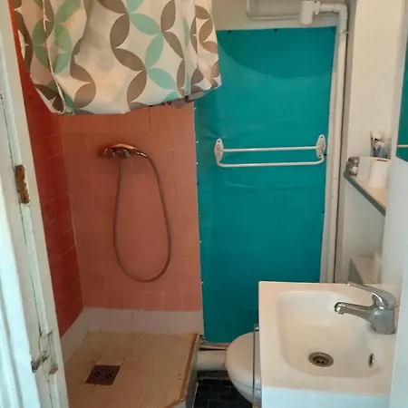And Basic Flat Located In Montparnasse Apartment *